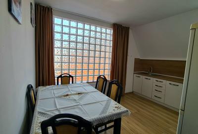 Apartament cu 4 camere decomandat, mobilat în Schei - 9