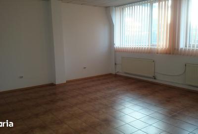 Casă cu 4 camere cu Teren 100 Mp în Central - 5
