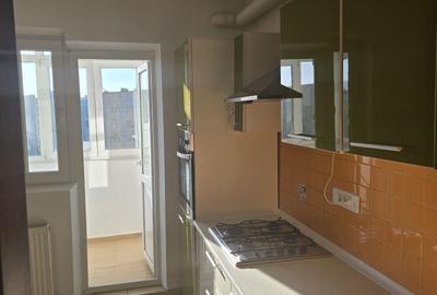 Apartament cu 3 camere decomandat în Trafic Greu - 1