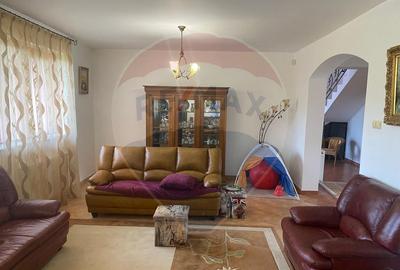 DE VANZARE Vila de vacanta in Pucioasa /Dambovita - 6