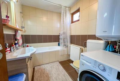 Casă cu 3 camere cu Canalizare în Exterior Est - 7