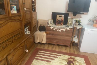 Apartament 2 camere , cartier Sud , et 2/4 ,decomandat , imb - 15