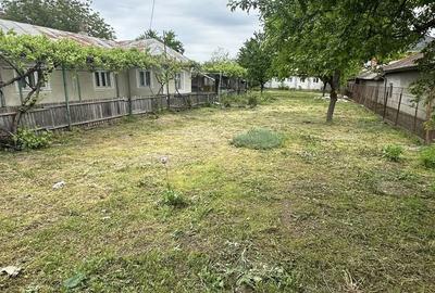 Casă cu 4 camere cu Teren 1110 Mp în Central - 1