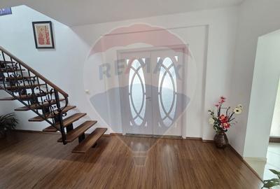 Casa de vis cu 4 dormitoare intr-o zona linistita din Salonta - 23