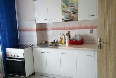 Ofer spre inchiriere apartament o camera in zona Cetatii - 2