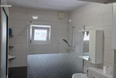 Apartament cu 2 camere semidecomandat, mobilat în Micro 11 - 6