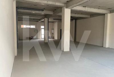 Spatiu comercial cu vitrina de 7 m - 3