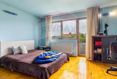 Casă cu 6 camere cu Garaj în Central - 15