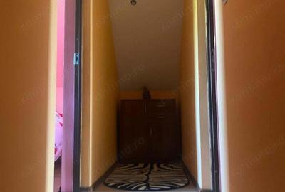 Casă cu 6 camere cu Teren 2800 Mp în Dudești - 1