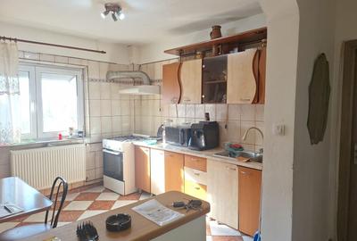 Apartament cu 3 camere decomandat, mobilat în Eroii Revoluției - 2