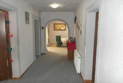 Casă cu 5 camere în Ronaț - 13