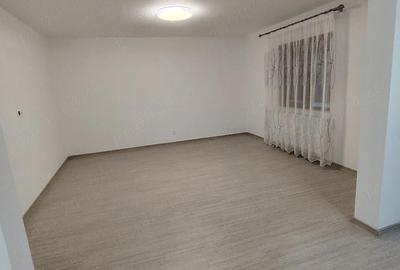 Casă cu Teren 100 Mp în Peretu - 6