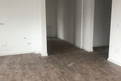 Apartament cu 3 camere în Florești