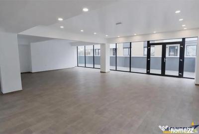 Spațiu comercial, de 100 mp, în Central