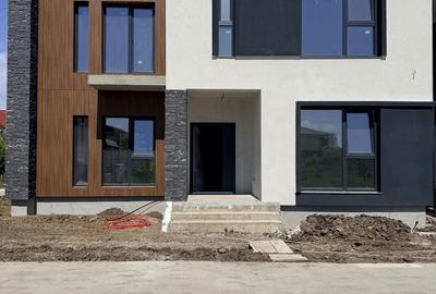 Casă cu 5 camere cu Teren 330 Mp în Central