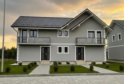 Casă cu 4 camere cu Teren 250 Mp în Central - 1