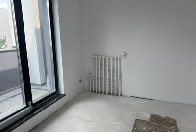 Apartament cu 5 camere în Decebal - 23