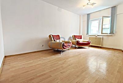 Apartament cu 4 camere semidecomandat, mobilat în Vasile Aaron - 3