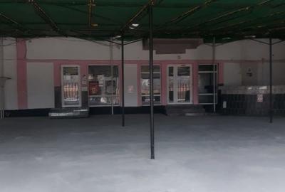 Spațiu comercial, de 550 mp, în Var - 2