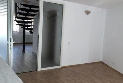 Apartament  5 camere pretabil pentru firma, Universitate - 2