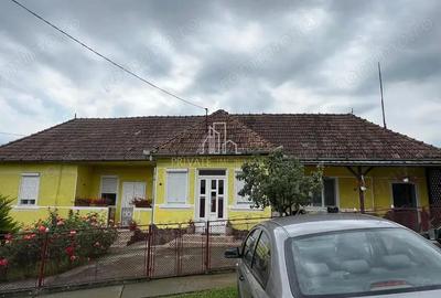 Casa cu Teren 5 000 Mp De Vanzare, Sat Voiniceni - 1