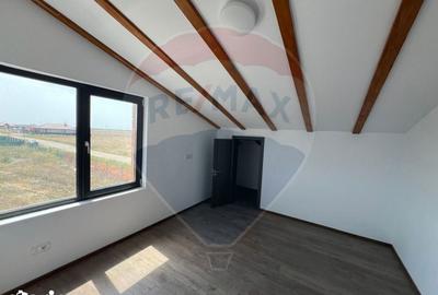 Casă cu 5 camere cu Teren 450 Mp în Nord - 5