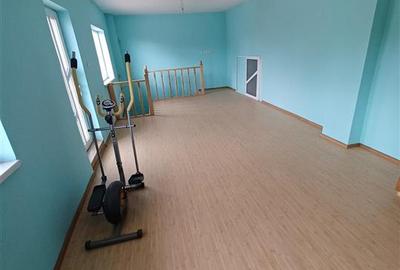 Casă cu 6 camere cu Teren 350 Mp în Apollo - 8