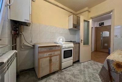 Apartament decomandat cu 2 camere in Nicolina 1, etajul 1 - 5