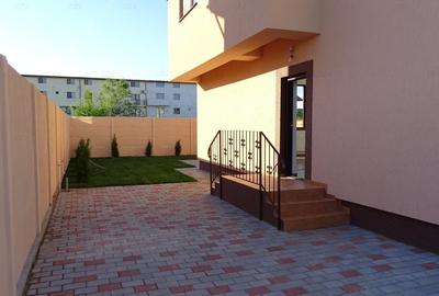 Duplex cu 4 camere cu Canalizare în Prelungirea Ghencea