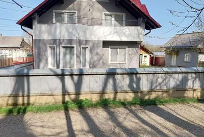 Casă cu 4 camere în Central - 5