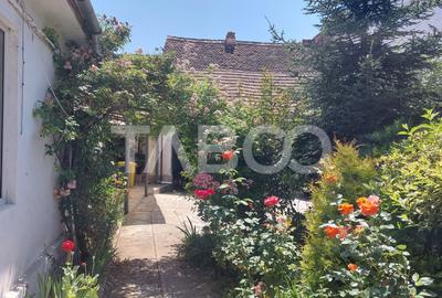 Casa 214 mp utili singur in curte 800 mp teren zona centrala Cisnadie - 30