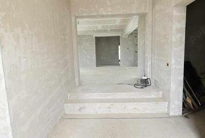 Casa de vanzare, zona dealuri str. Piatra Craiului - 1