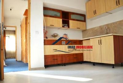 Casa batraneasca in Targoviste - Exterior nord, Laculete. - 7