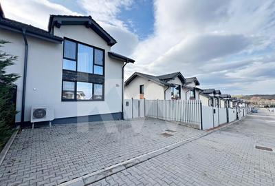 Duplex cu 4 camere cu Canalizare în Est - 27