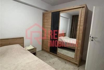 Apartament cu 3 camere semidecomandat în Colentina