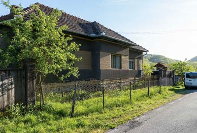 Casă cu 4 camere în Burjuc - 2