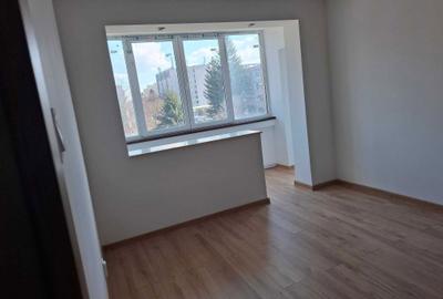 Apartament cu 2 camere decomandat în Exterior Vest - 1