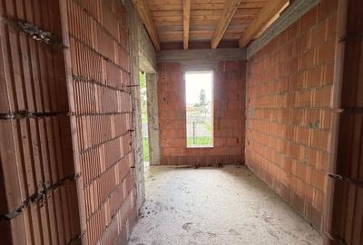 Casă individuală cu 7 camere cu Canalizare în Central - 14