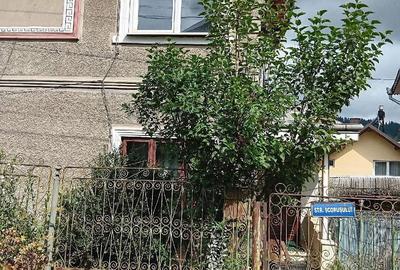 Casă cu 6 camere cu Teren 650 Mp în Central - 2