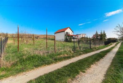 Teren Construcții intravilan de 1366 mp, în Vâlcele - 4