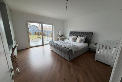 Casă cu 4 camere în Ipotești - 8