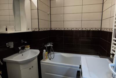 Garsonieră decomandată, mobilată în Km 4 - 11