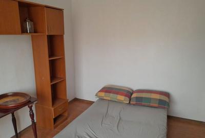 Garsonieră decomandată în 6 Vânători