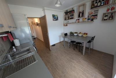 Apartament 2 camere decomandat,  parcare, zona Vivo - 1