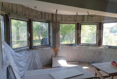 Casă cu 7 camere cu Teren 1000 Mp în Central - 2