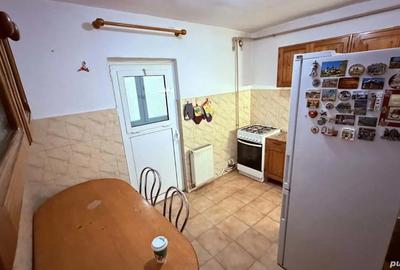 Apartament cu 3 camere decomandat în Central - 1