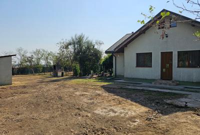 Casă cu 3 camere în Buciumeni