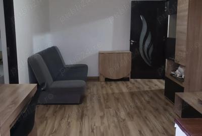 Apartament cu 3 camere semidecomandat în Craiovița Nouă - 1