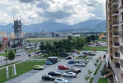 Apartament cu 3 camere decomandat în Tractorul - 1