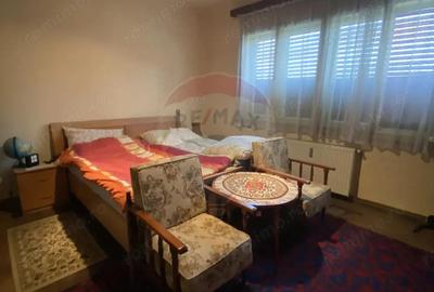 Casa cu poten?ial, situata pe strada Gheorghe Lazar - 1